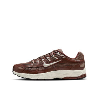 W NIKE P-6000