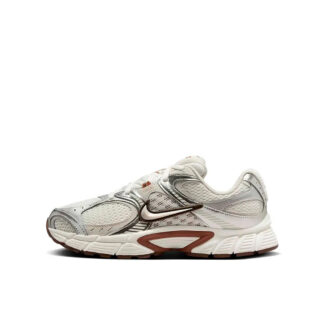 W NIKE V5 RNR